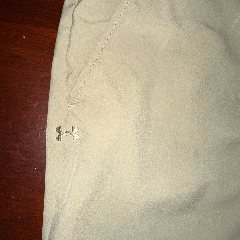 Men’s Under Armour Golf Shorts Size 34